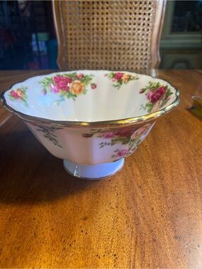 Royal Albert China Old Country Roses 6.5” Footed Bowl